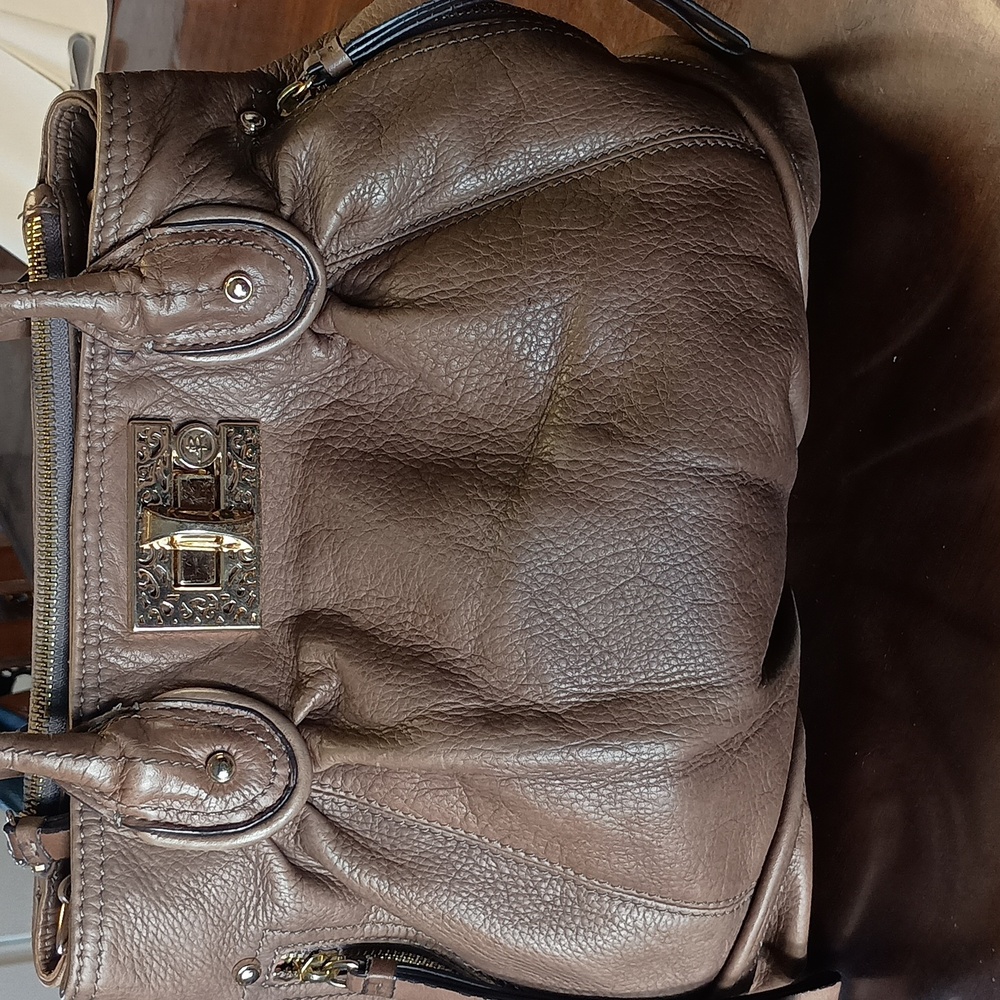 B Makowsky Brown Pebble Soft Leather HandBag W/ Leopard Lining And Gold Hardwear
